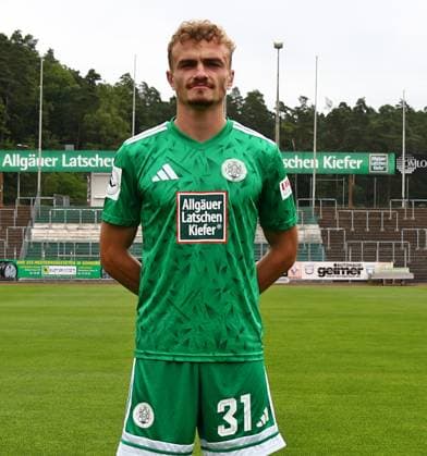 26.07.2025, xmohx, Fussball Regionalliga Suedwest, FC Homburg - Fototermin Saison 2025 26 v.l. Dennis Littmann (Homburg) (DFL DFB REGULATIONS PROHIBIT ANY USE OF PHOTOGRAPHS as IMAGE SEQUENCES and or QUASI-VIDEO) Homburg
