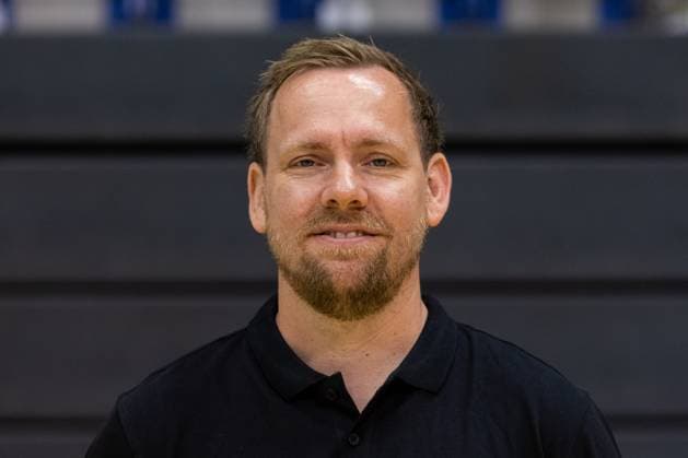 29.07.2025, xtgx, SC Magdeburg - Fototermin Saison 2025 26 v.l. Physiotherapeut Matthias Fehse Portrait, Portraet, Einzelbild Magdeburg