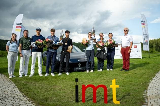 Siegerfoto Plaetze 1-3 bei den Jungen und den Maedchen, gewinnt, es ehren Michael Marbler (Praesident BWGV), Siegfried Drost (Praesiden GC Reischenhof), GER, 15. BWGV-INTERNATIONAL MATCHPLAY-TROPHY, Golf, Maedchen und Jungen, imt Golf, 26.-29.07.2025, GER, 15. BWGV-INTERNATIONAL MATCHPLAY-TROPHY, Golf, Maedchen und Jungen, imt Golf, 26.-29.07.2025 Wain Copyright: xEibner-Pressefotox EP_SWA