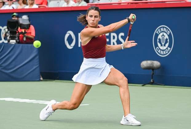 July 29, 2025, Montreal, Pq, Canada: Emma Navarro, of the United States, plays a shot to Rebecca Marino, of Canada, during their second round match at the National Bank Open tennis tournament in Montreal, Tuesday, July 29, 2025. Rebecca Marino, Emma Navarro, - ZUMAc35_ 20250729_zaf_c35_013 Copyright: xGrahamxHughesx