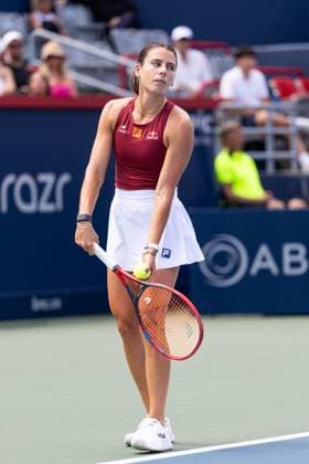 July 29, 2025, Montreal, Quebec, Canada: EMMA NAVARO (8), from USA serving in second set against Rebecca Marino (WC), from Canada at Canadian Open at IGA stadium in Montreal, Quebec, Canada on 2024-05-24 Montreal Canada - ZUMAl189 20250729_zsp_l189_013 Copyright: xYannickxLegarex
