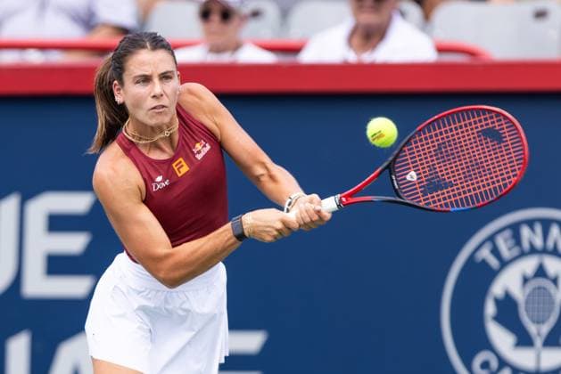 July 29, 2025, Montreal, Quebec, Canada: EMMA NAVARO (8), from USA back hand in second set against Rebecca Marino (WC), from Canada at Canadian Open at IGA stadium in Montreal, Quebec, Canada on 2024-05-24 Montreal Canada - ZUMAl189 20250729_zsp_l189_027 Copyright: xYannickxLegarex