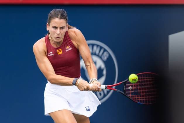 July 29, 2025, Montreal, Quebec, Canada: EMMA NAVARO (8), from USA back hand in second set against Rebecca Marino (WC), from Canada at Canadian Open at IGA stadium in Montreal, Quebec, Canada on 2024-05-24 Montreal Canada - ZUMAl189 20250729_zsp_l189_028 Copyright: xYannickxLegarex