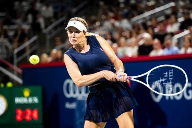July 29, 2025, Montreal, Pq, CANADA: Danielle Collins of the USA returns the ball during second round tennis action against Coco Gauff of the USA, at the National Bank Open tennis tournament in Montreal on Tuesday, July 29, 2025. Tennis 2025: Canadian Open: WTA, Tennis Damen GAUFF 7:5 4:6 7:6 COLLINS  - ZUMAc35_ 20250729_zaf_c35_129 Copyright: xChristopherxKatsarovx