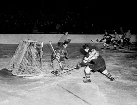 historiskebilder Oslo 19520223 Olympiske Leker i Oslo, Ishockey. Aksjonsbilde fra kampen USA Tsjekkoslovakia. Her en s historiskebilder Oslo 19520223 Olympiske Leker i Oslo, Ishockey. Aksjonsbilde fra kampen USA Tsjekkoslovakia. Her en situasjon foran USAs mal. Foto NTB NTB OSLO NORGE NORWAY EDITORIAL USE ONLY Ref:_SPOWWTZFEYgrJU.jpg *** historical pictures Oslo 19520223 Olympic Games, Olympische Spiele, Olympia, OS in Oslo, Ice hockey, Eishockey Action picture from the match USA Czechoslovakia Here a situation in front of the USAs template Photo NTB NTB OSLO NORWAY NORWAY EDITORIAL USE ONLY  EDITORIAL USE ONLY. RESTRICTED USE FOR BETTING COMPANIES Ref:0240464664st.jpg *** historiskebilder Oslo 19520223 Olympiske Leker i Oslo, Ishockey Aktionsbilde fra kampen USA Tsjekkoslovakia Her en s historiskebilder Oslo 19520223 Olympiske Leker i Oslo, Ishockey Aktionsbilde fra kampen USA Tsjekkoslovakia Here a situation in front of the USAs template Photo NTB NTB OSLO NORGE NORWAY EDITORIAL USE ONLY Ref SPOWWTZFEYgrJU jpg historical pictures Oslo 19520223 Olympic Games in Oslo, Ice hockey Action picture from the match USA Czechoslovakia Here a situation in front of the USAs template Photo NTB NTB OSLO NORWAY NORWAY EDITORIAL USE ONLY  EDITORIAL USE ONLY RESTRICTED USE FOR BETTING COMPANIES  Copyright: xIMAGO NTBx