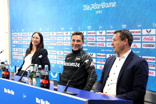 DEU, DFL, 2. FBL Hertha BSC, PK, 30.07.2025, Sportforum, Berlin, DEU, DFL, 2. FBL Hertha BSC, PK, im Bild Benjamin Weber (Sportdirektor, Hertha BSC Berlin), Cheftrainer Stefan Leitl (Hertha BSC Berlin) DFL - regulations prohibit any use of Photographs as image sequences and or quasi-video