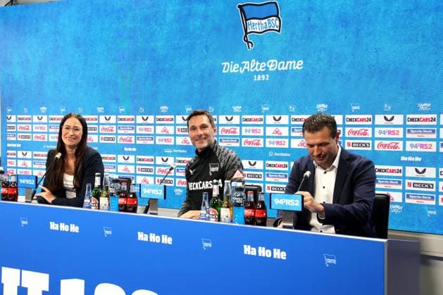 DEU, DFL, 2. FBL Hertha BSC, PK, 30.07.2025, Sportforum, Berlin, DEU, DFL, 2. FBL Hertha BSC, PK, im Bild Benjamin Weber (Sportdirektor, Hertha BSC Berlin), Cheftrainer Stefan Leitl (Hertha BSC Berlin) DFL - regulations prohibit any use of Photographs as image sequences and or quasi-video