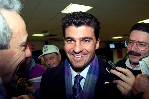 Hafjell 19940217. Vinter-OL pa Lillehammer Alberto Tomba (Italia) ankommer akrediteringssenteret og far pressens fulle o Hafjell 19940217. Vinter-OL pa Lillehammer Alberto Tomba Italia ankommer akrediteringssenteret og far pressens fulle oppmerksomhet. Foto: Tor Richardsen NTB Hafjell Norge Norway EDITORIAL USE ONLY Ref:_SPODTtl2KVIThc.jpg *** Hafjell 19940217 Winter Olympics in Lillehammer Alberto Tomba Italy arrives at the accreditation center and receives the full attention of the press Photo Tor Richardsen NTB Hafjell Norway Norway EDITORIAL USE ONLY  EDITORIAL USE ONLY. RESTRICTED USE FOR BETTING COMPANIES Ref:0240094220st.jpg *** Hafjell 19940217 Winter Olympics in Lillehammer Alberto Tomba Italy arrives at the accreditation center and receives the full attention of the press Photo Tor Richardsen NTB Hafjell Norway Norway EDITORIAL USE ONLY Ref SPODTtl2KVIThc jpg Hafjell 19940217 Winter Olympics in Lillehammer Alberto Tomba Italy arrives at the accreditation center and receives the full attention of the press Photo Tor Richardsen NTB Hafjell Norway Norway EDITORIAL USE ONLY  EDITORIAL USE ONLY RESTRICTED USE FOR BETTING COMPANIES  Copyright: xIMAGO NTBx