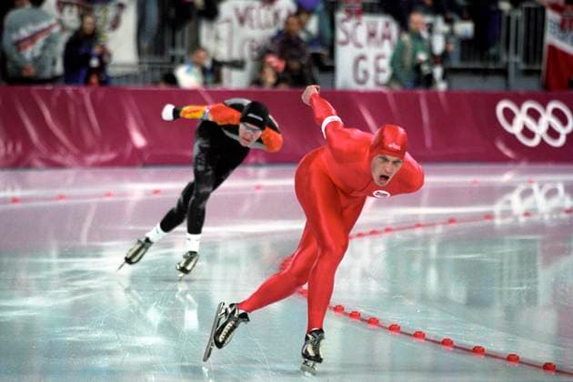 HAMAR 19940220 OL 1994 Lillehammer, Vinter-OL pa Lillehammer 10000 meter hurtiglop skoyter Hamar OL hall Vikingskipet. J HAMAR 19940220 OL 1994 Lillehammer, Vinter-OL pa Lillehammer 10000 meter hurtiglop skoyter Hamar OL hall Vikingskipet. Johann Olav Koss i aksjon mot seier. Her har Koss tatt igjen sin tyske parkamerat Frank Dietrich med en runde Foto: Jon Eeg NTB Hamar Norge EDITORIAL USE ONLY Ref:_SPOLzYmjz4qJk8.jpg *** HAMAR 19940220 Olympics 1994 Lillehammer, Winter Olympics in Lillehammer 10,000 meter Speed skating, Eisschnelllauf Hamar Olympic hall Viking ship Johann Olav Koss in action towards victory Here Koss has caught up with his German pair mate Frank Dietrich with a lap Photo Jon Eeg NTB Hamar Norway EDITORIAL USE ONLY  EDITORIAL USE ONLY. RESTRICTED USE FOR BETTING COMPANIES Ref:0240176922st.jpg *** HAMAR 19940220 Olympics 1994 Lillehammer, Winter Olympics in Lillehammer 10,000 meters speed skating Hamar Olympic hall Viking ship J HAMAR 19940220 Olympics 1994 Lillehammer, Winter Olympics in Lillehammer 10,000 meters speed skating Hamar Olympic hall Viking ship Johann Olav Koss in action towards victory Here Koss has caught up with his German pair mate Frank Dietrich with a lap Photo Jon Eeg NTB Hamar Norway EDITORIAL USE ONLY Ref SPOLzYmjz4qJk8 jpg HAMAR 19940220 Olympics 1994 Lillehammer, Winter Olympics in Lillehammer 10,000 meter speed skating Hamar Olympic hall Viking ship Johann Olav Koss in action towards victory Here Koss has caught up with his German pair mate Frank Dietrich with a lap Photo Jon Eeg NTB Hamar Norway EDITORIAL USE ONLY  EDITORIAL USE ONLY RESTRICTED USE FOR BETTING COMPANIES  Copyright: xIMAGO NTBx