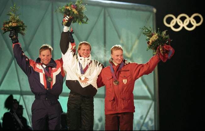 LIL 32 - Lillehammer. OL 1994. Alpint, Super-G, menn. Seiersseremoni. Vinneren i super-G Markus Wasmeier (Ger), solv-vin LIL 32 - Lillehammer. OL 1994. Alpint, Super-G, menn. Seiersseremoni. Vinneren i super-G Markus Wasmeier Ger, solv-vinner Tommy Moe USA og Kjetil Andre Aamodt Nor under seiersseremonien pa Stampesletta torsdag kveld. - - Bildet er ca 47 MB - - FOTO: Erik Johansen NORWAY EDITORIAL USE ONLY Ref:_SPOSs9fuvRJtRY.jpg *** LIL 32 Lillehammer Olympics 1994 Alpine skiing, Super G, men Victory ceremony The winner in super G Markus Wasmeier Ger , gold winner Tommy Moe USA and Kjetil Andre Aamodt Nor during the victory ceremony at Stampesletta on Thursday evening The picture is approx. 47 MB PHOTO Erik Johansen NORWAY EDITORIAL USE ONLY  EDITORIAL USE ONLY. RESTRICTED USE FOR BETTING COMPANIES Ref:0240262997st.jpg *** LIL 32 Lillehammer Olympics 1994 Alpine skiing, Super G, men Victory ceremony The winner in super G Markus Wasmeier Ger , solv wine LIL 32 Lillehammer Olympics 1994 Alpine skiing, Super G, men Victory ceremony The winner in super G Markus Wasmeier Ger, solv winner Tommy Moe USA and Kjetil Andre Aamodt Nor during the victory ceremony at Stampesletta Thursday evening Photo is approx 47 MB PHOTO Erik Johansen NORWAY EDITORIAL USE ONLY Ref SPOSs9fuvRJtRY jpg MIL 32 Lillehammer Olympics 1994 Alpine skiing, Super G, men Victory ceremony The winner in super G Markus Wasmeier Ger , gold winner Tommy Moe USA and Kjetil Andre Aamodt Nor during the victory ceremony at Stampesletta on Thursday evening The picture is approx 47 MB PHOTO Erik Johansen NORWAY EDITORIAL USE ONLY  EDITORIAL USE ONLY RESTRICTED USE FOR BETTING COMPANIES  Copyright: xIMAGO NTBx