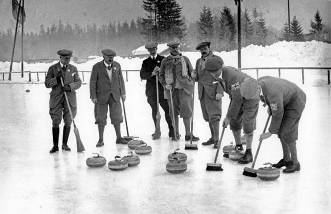CHAMONIX 1924. CURLING - Her: England - Negativkode: 511868 Foto: Archives Presse-Sports EDITORIAL USE ONLY Ref:_SPOzJUN CHAMONIX 1924. CURLING - Her: England - Negativkode: 511868 Foto: Archives Presse-Sports EDITORIAL USE ONLY Ref:_SPOzJUNA4GSDEU.jpg *** CHAMONIX 1924 CURLING Here England Negative Code 511868 Photo Archives Presse Sports EDITORIAL USE ONLY  EDITORIAL USE ONLY. RESTRICTED USE FOR BETTING COMPANIES Ref:0240478886st.jpg *** CHAMONIX 1924 CURLING Here England Negative Code 511868 Photo Archives Presse Sports EDITORIAL USE ONLY Ref SPOzJUN CHAMONIX 1924 CURLING Here England Negative Code 511868 Photo Archives Presse Sports EDITORIAL USE ONLY Ref SPOzJUNA4GSDEU jpg CHAMONIX 1924 CURLING Here England Negative Code 511868 Photo Archives Presse Sports EDITORIAL USE ONLY  EDITORIAL USE ONLY RESTRICTED USE FOR BETTING COMPANIES  Copyright: xIMAGO NTBx
