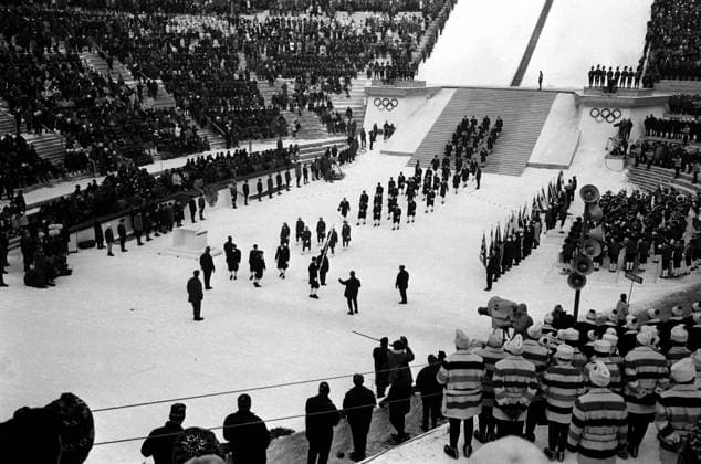 historiskebilder INNSBRUCK, oSTERRIKE 19640209 De 9. Olympiske vinterleker. Apningsseremoni. Den norske troppen marsjere historiskebilder INNSBRUCK, oSTERRIKE 19640209 De 9. Olympiske vinterleker. Apningsseremoni. Den norske troppen marsjerer inn. Knut Johannesen baerer flagget for Norge. Foto: Aktuell NTB INNSBRUCK oSTERRIKE AUSTRIA EDITORIAL USE ONLY Ref:_SPOITT9nkB-Qy8.jpg *** historical images INNSBRUCK, AUSTRIA 19640209 The 9 Olympic Winter games, Winterspiele,Spiele, Summer games Opening ceremony The Norwegian team marches in Knut Johannesen carries the flag for Norway Photo Current NTB INNSBRUCK AUSTRIA AUSTRIA EDITORIAL USE ONLY  EDITORIAL USE ONLY. RESTRICTED USE FOR BETTING COMPANIES Ref:0240187068st.jpg *** historical images INNSBRUCK, oSTERRIKE 19640209 The 9 Olympic Winter Games Opening ceremony The Norwegian team marches in Knut Johannesen carries the flag for Norway Photo Current NTB INNSBRUCK oSTERRIKE AUSTRIA EDITORIAL USE ONLY Ref SPOITT9nkB Qy8 jpg historical images INNSBRUCK, AUSTRIA 19640209 The 9 Olympic Winter Games Opening ceremony The Norwegian team marches in Knut Johannesen carries the flag for Norway Photo Current NTB INNSBRUCK AUSTRIA AUSTRIA EDITORIAL USE ONLY  EDITORIAL USE ONLY RESTRICTED USE FOR BETTING COMPANIES  Copyright: xIMAGO NTBx