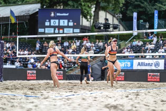 Beachvolleyball I Europameisterschaft 2025 I Gruppenphase I 30.07.2025 Karla Borger (Deutschland) und Hanna-Marie Schieder (Deutschland) jubeln Düsseldorf Rochusclub Düsseldorfer Tennisclub e.V. Deutschland Copyright: xLobeca JasperxLorenzx