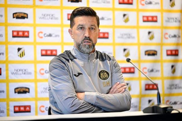 BK Hacken v RSC Anderlecht - UEFA Europa League Media Activities 30 07 2025 GOTHENBURG, SWEDEN - JULY 30 : Hasi Besnik head coach of RSC Anderlecht talking to the press during a press conference, PK, Pressekonferenz ahead of the UEFA Europa League 2025 26 second qualifying round second leg between BK Hacken and RSC Anderlecht on July 30, 2025 in Gothenburg, Sweden, 30 07 2025 Gothenburg Sweden  Copyright: xNicoxVereeckenx