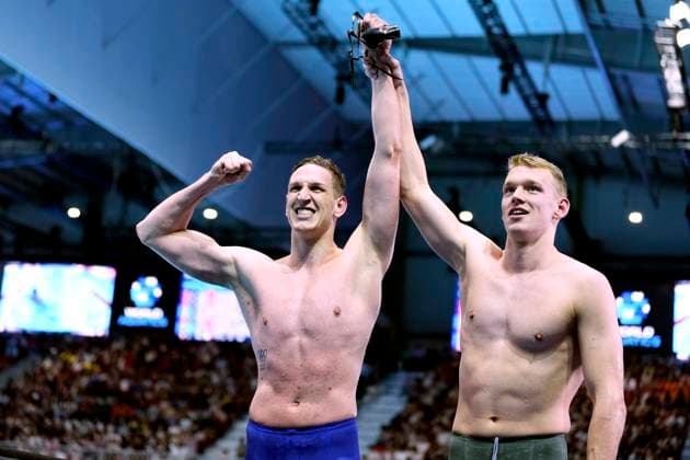 MAERTENS Lucas mit SCHWARZ Sven Team GER 800m Freistiel Schwimmen Finale der Maenner Schwimmweltmeisterschaften 2025 in Singapur am 30.07.2025 in Singapur *** MAERTENS Lucas with SCHWARZ Sven Team GER 800m freestyle swimming final of the Mens Swimming World Championships 2025 in Singapore on 30 07 2025 in Singapore Copyright: xLacixPerenyix