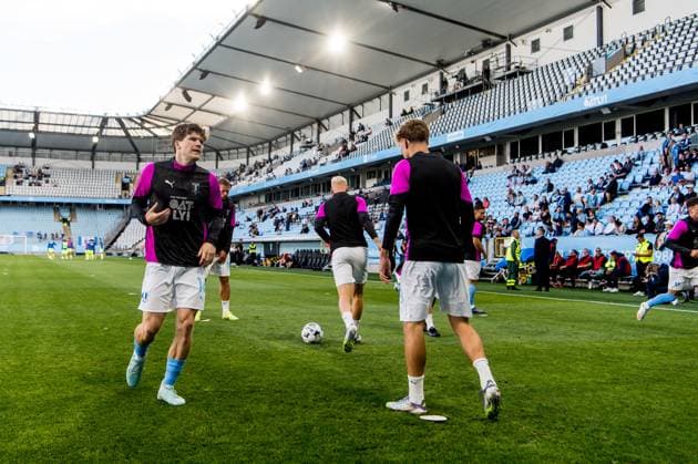 250730 Oliver Berg of Malmö FF ahead of the UEFA Champions League qualifier football match between Malmö FF and FK RFS on July 30, 2025 in Malmö. Photo: Christian Örnberg BILDBYRAN COP 166 CO0596 fotboll football soccer fotball uefa champions league qualifier champions league malmö ff fk rfs bbeng Copyright: CHRISTIANxÖRNBERG BB250730CO004