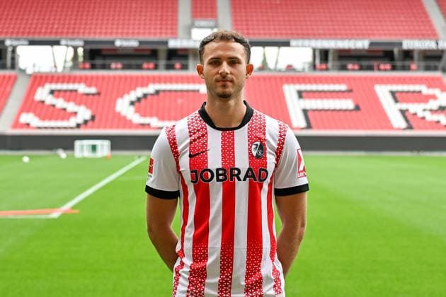 Max Rosenfelder (SC Freiburg, 37) GER, SC Freiburg, Fussball, 1. BL, Portraettermin 2025 2026, 30.07.2025 GER, SC Freiburg, Fussball, 1. BL, Portraettermin 2025 2026, 30.07.2025 Freiburg Copyright: xEibner-Pressefoto ThomasxHessx EP_THS