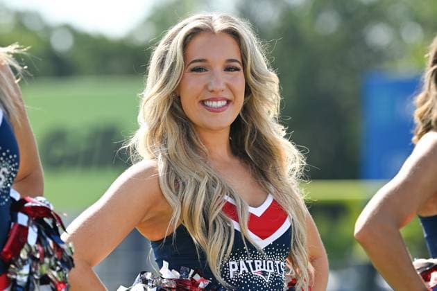 Jul 30, 2025; Foxborough, MA, USA; The New England Patriots Cheerleaders entertain fans before training camp at Gillette Stadium, in Foxborough, Massachusetts. CSM Foxborough USA - ZUMAc04_ 20250730_zma_c04_002 Copyright: xEricxCanhax