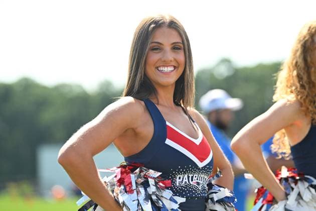 Jul 30, 2025; Foxborough, MA, USA; The New England Patriots Cheerleaders entertain fans before training camp at Gillette Stadium, in Foxborough, Massachusetts. CSM Foxborough USA - ZUMAc04_ 20250730_zma_c04_005 Copyright: xEricxCanhax
