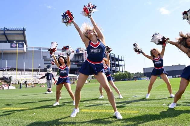 Jul 30, 2025; Foxborough, MA, USA; The New England Patriots Cheerleaders entertain fans before training camp at Gillette Stadium, in Foxborough, Massachusetts. CSM Foxborough USA - ZUMAc04_ 20250730_zma_c04_014 Copyright: xEricxCanhax