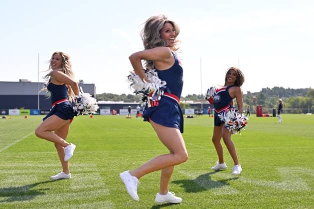 Jul 30, 2025; Foxborough, MA, USA; The New England Patriots Cheerleaders entertain fans before training camp at Gillette Stadium, in Foxborough, Massachusetts. CSM Foxborough USA - ZUMAc04_ 20250730_zma_c04_015 Copyright: xEricxCanhax