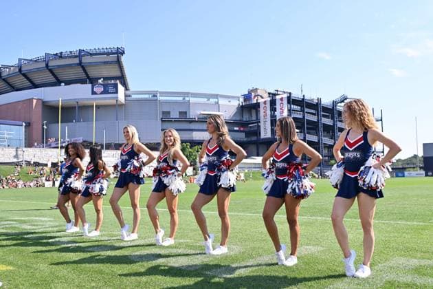 Jul 30, 2025; Foxborough, MA, USA; The New England Patriots Cheerleaders entertain fans before training camp at Gillette Stadium, in Foxborough, Massachusetts. CSM Foxborough USA - ZUMAc04_ 20250730_zma_c04_016 Copyright: xEricxCanhax