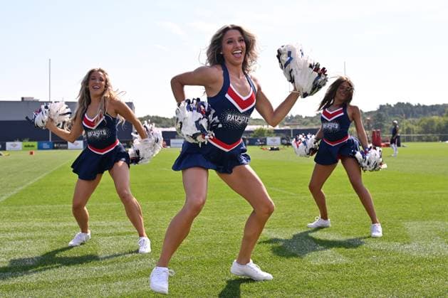 Jul 30, 2025; Foxborough, MA, USA; The New England Patriots Cheerleaders entertain fans before training camp at Gillette Stadium, in Foxborough, Massachusetts. CSM Foxborough USA - ZUMAc04_ 20250730_zma_c04_020 Copyright: xEricxCanhax