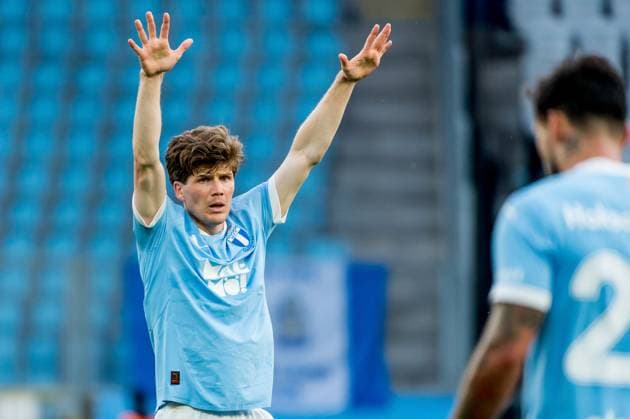 250730 Oliver Berg of Malmö FF during the UEFA Champions League qualifier football match between Malmö FF and FK RFS on July 30, 2025 in Malmö. Photo: Christian Örnberg BILDBYRAN COP 166 CO0596 fotboll football soccer fotball uefa champions league qualifier champions league malmö ff fk rfs bbeng bbauto Copyright: CHRISTIANxÖRNBERG BB250730CO044