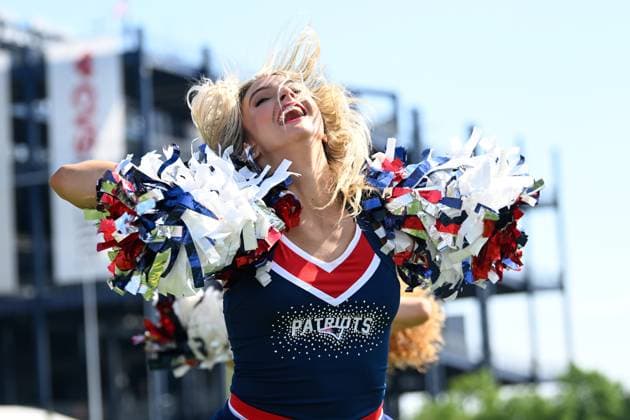 Jul 30, 2025; Foxborough, MA, USA; The New England Patriots Cheerleaders entertain fans before training camp at Gillette Stadium, in Foxborough, Massachusetts. CSM Foxborough USA - ZUMAc04_ 20250730_zma_c04_024 Copyright: xEricxCanhax