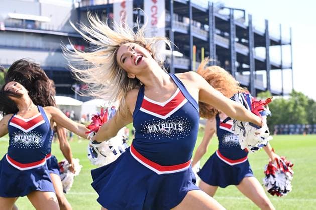 Jul 30, 2025; Foxborough, MA, USA; The New England Patriots Cheerleaders entertain fans before training camp at Gillette Stadium, in Foxborough, Massachusetts. CSM Foxborough USA - ZUMAc04_ 20250730_zma_c04_025 Copyright: xEricxCanhax