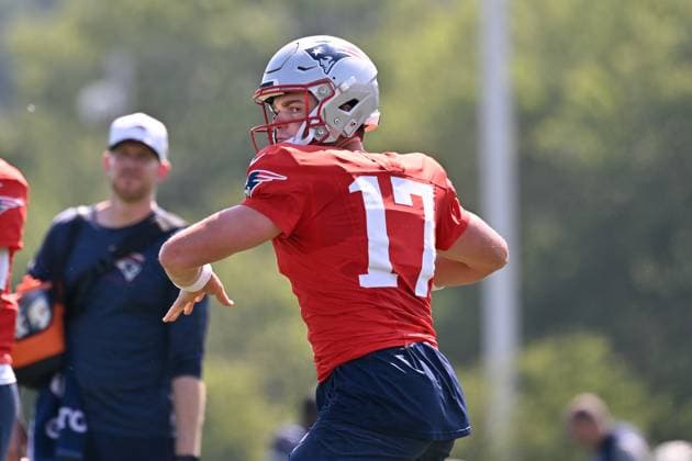 Jul 30, 2025; Foxborough, MA, USA; New England Patriots quarterback Ben Wooldridge (17) throws a pass during training camp at Gillette Stadium, in Foxborough, Massachusetts. CSM Foxborough USA - ZUMAc04_ 20250730_zma_c04_036 Copyright: xEricxCanhax