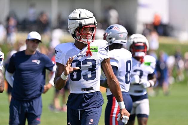 Jul 30, 2025; Foxborough, MA, USA; New England Patriots wide receiver John Jiles (83) participates at training camp at Gillette Stadium, in Foxborough, Massachusetts. CSM Foxborough USA - ZUMAc04_ 20250730_zma_c04_037 Copyright: xEricxCanhax