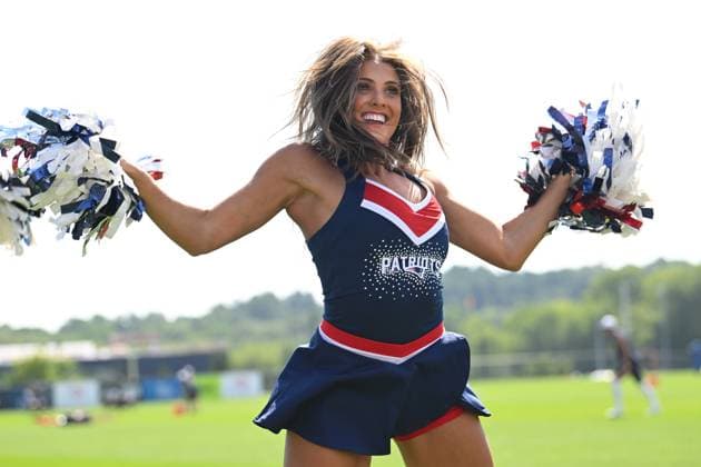 Jul 30, 2025; Foxborough, MA, USA; The New England Patriots Cheerleaders entertain fans before training camp at Gillette Stadium, in Foxborough, Massachusetts. CSM Foxborough USA - ZUMAc04_ 20250730_zma_c04_040 Copyright: xEricxCanhax
