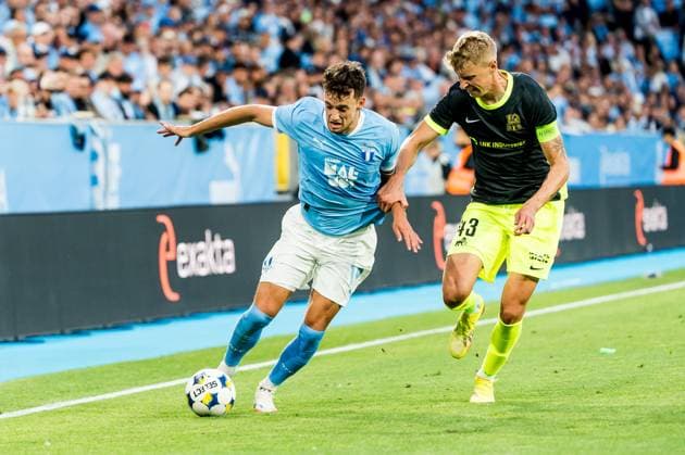 250730 Colin Rösler of Malmö FF and Ziga Lipuscek of FK RFS during the UEFA Champions League qualifier football match between Malmö FF and FK RFS on July 30, 2025 in Malmö. Photo: Christian Örnberg BILDBYRAN COP 166 CO0596 fotboll football soccer fotball uefa champions league qualifier champions league malmö ff fk rfs bbeng bbauto Copyright: CHRISTIANxÖRNBERG BB250730CO057