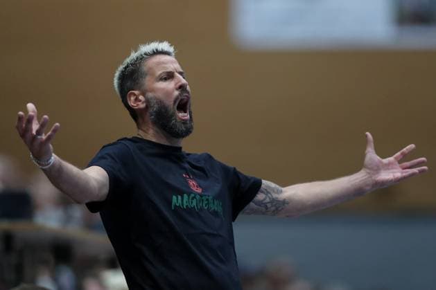 30.07.2025, xtgx, Handball, Testspiel, SC Magdeburg - Fredericia Handboldklub v.l. Bennet Wiegert (Magdeburg, Trainer) gibt Anweisungen, gestikuliert mit den Armen, gesticulate, gives instructions Ilsenburg