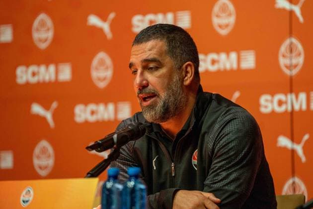 30.07.2025 KRAKOW KONFERENCJA PRASOWA DRUZYNY SZACHTAR DONIECK PRZED MECZEM UEFA EUROPA LEAGUE ---SZACHTAR DONIECK press conference, PK, Pressekonferenz BEFORE UEFA EUROPA LEAGUE MATCH NZ. COACH ARDA TURAN FOT. IGOR ZADECKI ARENA AKCJI NEWSPIX.PL --- newspix.pl 