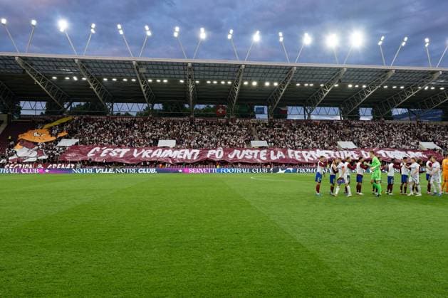 Geneva, Switzerland, July 30 2025 : Supporters of Servette FC with flags banner during the UEFA Champions League Second Qualifying Round match between Servette FC and Viktoria Plzen at Stade de Geneve in Geneva, Switzerland (Giuseppe Velletri SPP) Copyright: xGiuseppexVelletrix xSPPx spp-en-GiVeSp-DZ8_0041