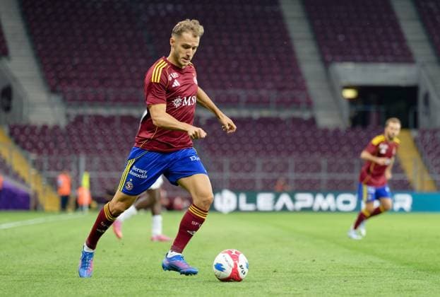 Geneva, Switzerland, July 30 2025 : Giotto Morandi (7 Servette FC) shoots the ball (action) during the UEFA Champions League Second Qualifying Round match between Servette FC and Viktoria Plzen at Stade de Geneve in Geneva, Switzerland (Giuseppe Velletri SPP) Copyright: xGiuseppexVelletrix xSPPx spp-en-GiVeSp-DZ8_0054