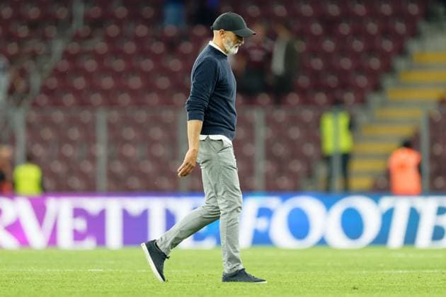 Geneva, Switzerland, July 30 2025 : Thomas Haberli (Coach Servette FC) looks dejected after loosing during the UEFA Champions League Second Qualifying Round match between Servette FC and Viktoria Plzen at Stade de Geneve in Geneva, Switzerland (Giuseppe Velletri SPP) Copyright: xGiuseppexVelletrix xSPPx spp-en-GiVeSp-DZ9_9959
