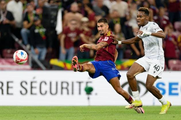 Geneva, Switzerland, July 30 2025 : Alexis Antunes (10 Servette FC) shoots the ball (action) during the UEFA Champions League Second Qualifying Round match between Servette FC and Viktoria Plzen at Stade de Geneve in Geneva, Switzerland (Giuseppe Velletri SPP) Copyright: xGiuseppexVelletrix xSPPx spp-en-GiVeSp-DZ9_9637