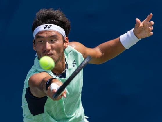 (250731) -- TORONTO, July 31, 2025 -- Bu Yunchaokete of China returns the ball during men s singles second round match between Bu Yunchaokete of China and Lorenzo Sonego of Italy at the 2025 National Bank Open tennis tournament in Toronto, Canada, on July 30, 2025. (Photo by Xinhua) (SP) CANADA-TORONTO-TENNIS-NATIONAL BANK OPEN-MEN S SINGLES ZouxZheng 
