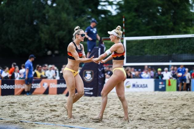 Beachvolleyball I Europameisterschaft 2025 I Gruppenphase I 31.07.2025 Louisa Lippmann (Deutschland) und Linda Bock (Deutschland) Düsseldorf Rochusclub Düsseldorfer Tennisclub e.V. Deutschland Copyright: xLobeca JasperxLorenzx
