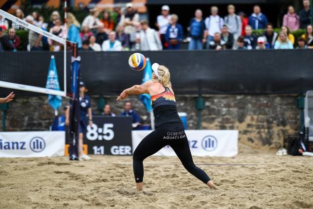 Beachvolleyball I Europameisterschaft 2025 I Gruppenphase I 31.07.2025 Baggerzuspiel Karla Borger (Deutschland) Düsseldorf Rochusclub Düsseldorfer Tennisclub e.V. Deutschland Copyright: xLobeca JasperxLorenzx