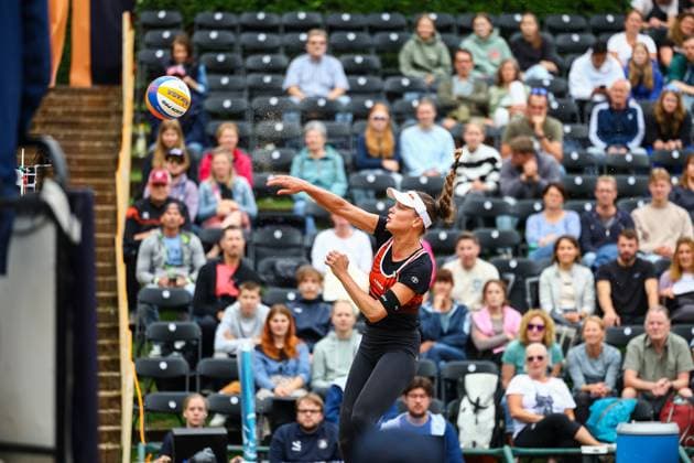 Beachvolleyball I Europameisterschaft 2025 I Gruppenphase I 31.07.2025 Angriff Anouk VergÃ -DÃ prÃ (Schweiz) Düsseldorf Rochusclub Düsseldorfer Tennisclub e.V. Deutschland Copyright: xLobeca JasperxLorenzx