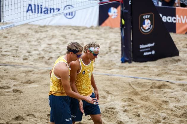 Beachvolleyball I Europameisterschaft 2025 I Gruppenphase I 31.07.2025 Jonatan Hellvig (Schweden) und David Ahman (Schweden) Düsseldorf Rochusclub Düsseldorfer Tennisclub e.V. Deutschland Copyright: xLobeca JasperxLorenzx