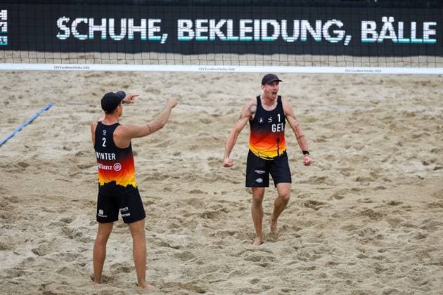 Beachvolleyball I Europameisterschaft 2025 I Gruppenphase I 31.07.2025 Jubel Sven Winter (Deutschland) und Lukas Pfretzschner (Deutschland) Düsseldorf Rochusclub Düsseldorfer Tennisclub e.V. Deutschland Copyright: xLobeca JasperxLorenzx