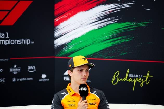 Oscar Piastri of Australia and McLaren , Previews, F1 Grand Prix of Hungary, am 31. July 2025 in Budapeste, Hungary. (Foto von Diogo Cardoso DeFodi Images) Oscar Piastri of Australia and McLaren , Previews, F1 Grand Prix of Hungary, Hungaroring on July 31, 2025 in Budapeste, Hungary. (Photo by Diogo Cardoso DeFodi Images)