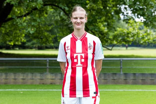 Google Pixel Frauen-Bundesliga, Mannschaftsfoto und Portraittermin; 31.07.2025 Anna-Lena Stolze (1. FC Köln, 7) Google Pixel Frauen-Bundesliga, Mannschaftsfoto und Portraittermin Saison 2025 26, Köln, Platz 2 am 31.07.2025 Copyright: xBEAUTIFULxSPORTS Wunderlx