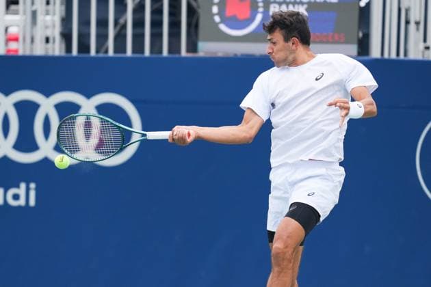 ATP, Tennis Herren Masters 1000 National Bank Open Toronto Presented by Rogers 2025 - Day 6 Emilio Nava of the United States plays a forehand against Karen Khachanov of Russia during the Men s Singles third round match on day 6 of the ATP Masters 1000 National Bank Open at Sobeys Stadium. on July 31, 2025 in Toronto, Canada. (Photo by Leonardo Ramirez Eyepix Group) Copyright: xLeonardoxRamirezx xEyepixxGroupx LR-31072025-03009