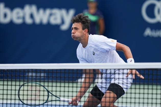 ATP, Tennis Herren Masters 1000 National Bank Open Toronto Presented by Rogers 2025 - Day 6 Emilio Nava of the United States in action against Karen Khachanov of Russia during the Men s Singles third round match on day 6 of the ATP Masters 1000 National Bank Open at Sobeys Stadium. on July 31, 2025 in Toronto, Canada. (Photo by Leonardo Ramirez Eyepix Group) Copyright: xLeonardoxRamirezx xEyepixxGroupx LR-31072025-03509